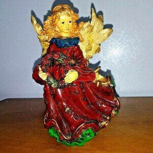 Angel Figurine holding Christmas wreath Resin 6" K's Co Greenbrier International